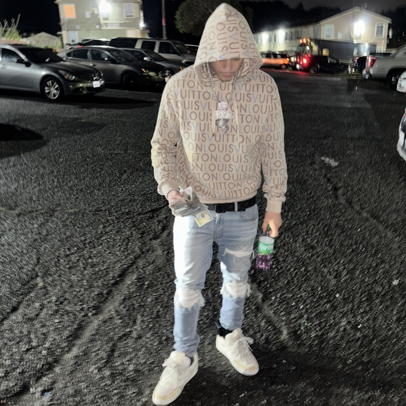 Tio Waka @tearitoffwaka | Thizzler