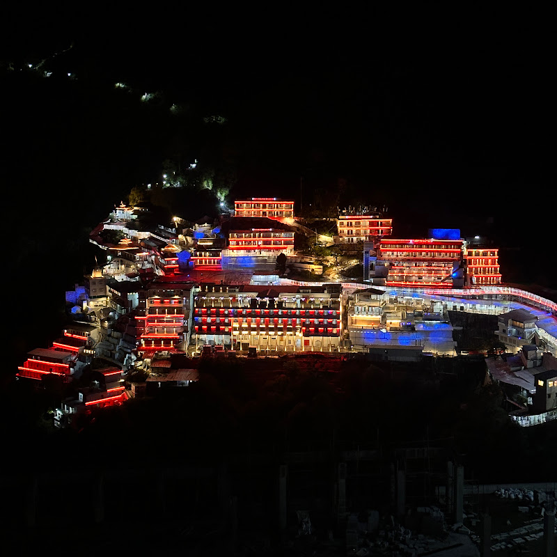   Trikuta Parvat Vaishno devi 