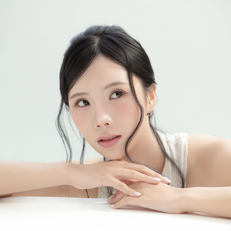 楊允兒UNA YouTube 頻道頭像