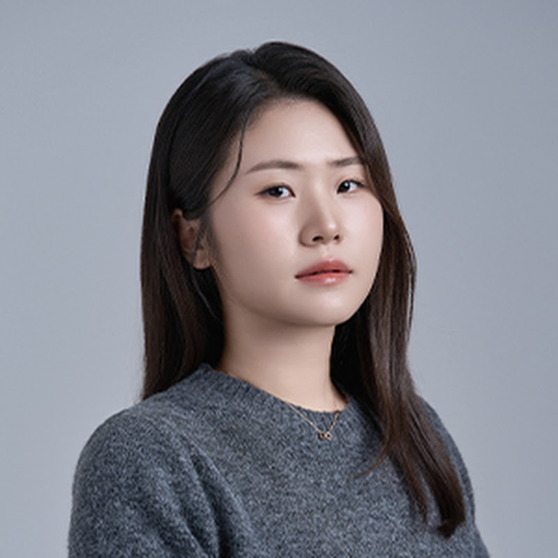 Lee Yoon Hee - Topic thumbnail