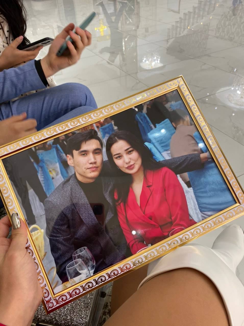 Алдын ала қараулары бар жалаңаш атақтылар