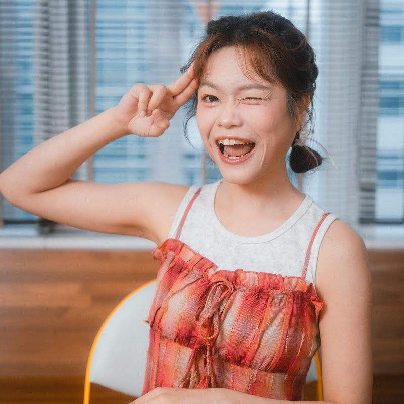 小慧就愛吃🤤シャオホイ Logo