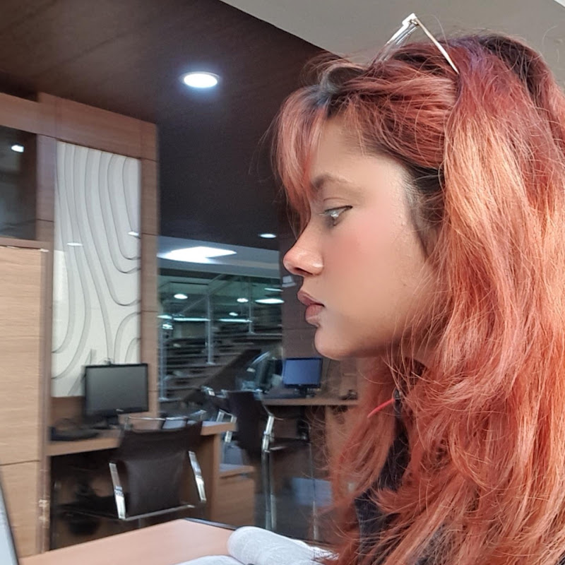 kinza iqbal