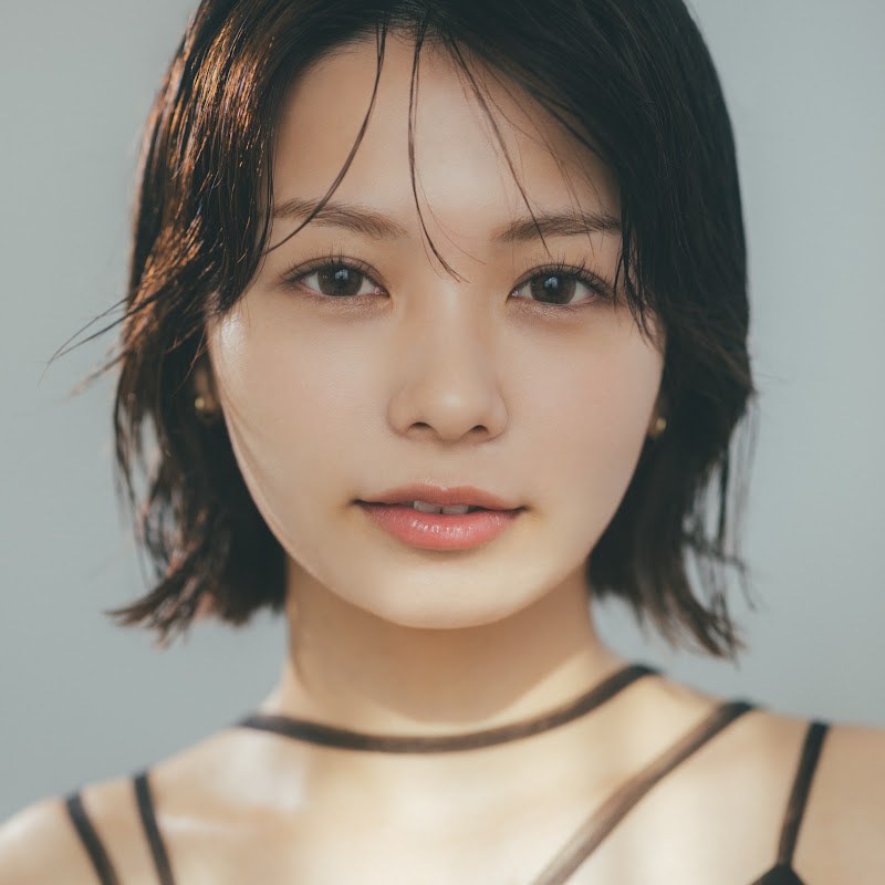 足立佳奈