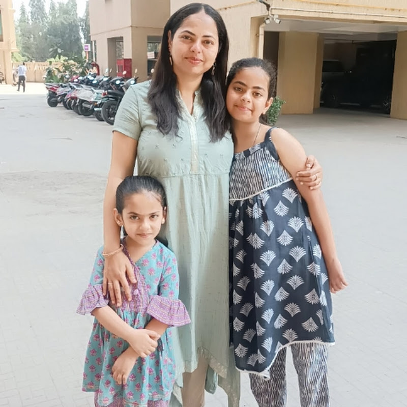 Pari & Anaya shorts and vlog 