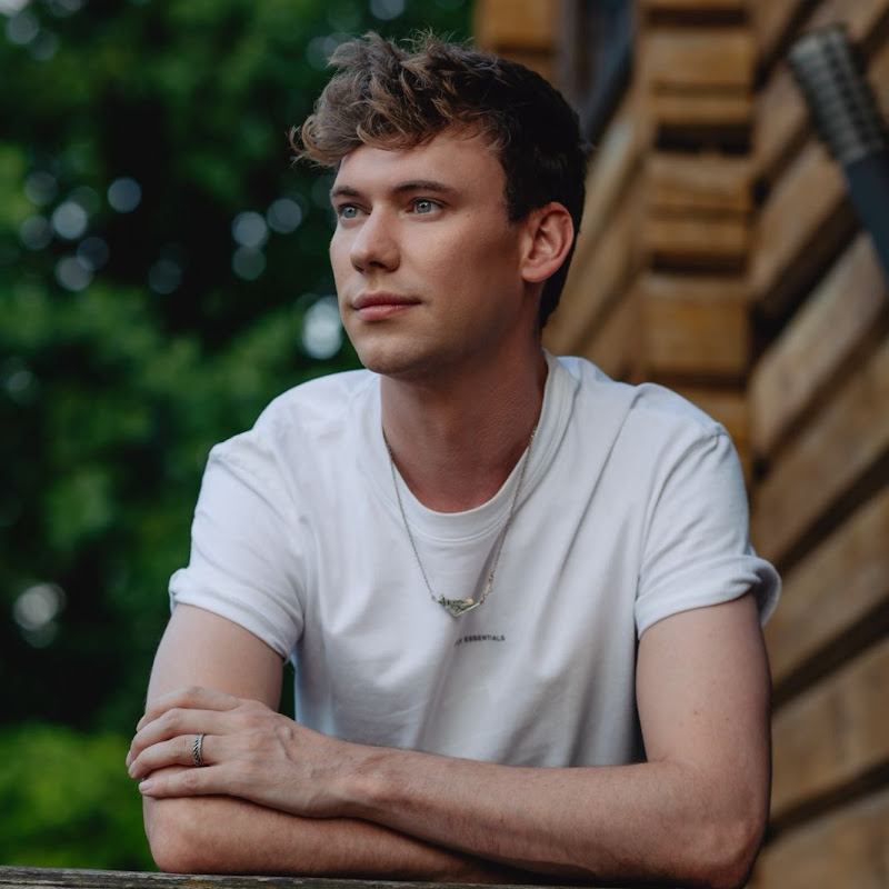 Caolan Robertson Logo