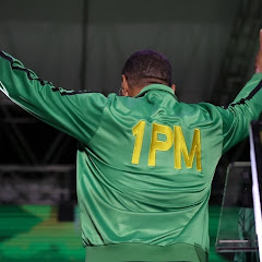 legendary famous blogger net worth