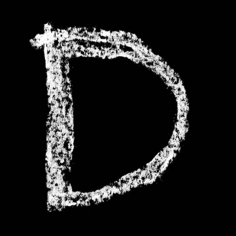 Drink's with little girl