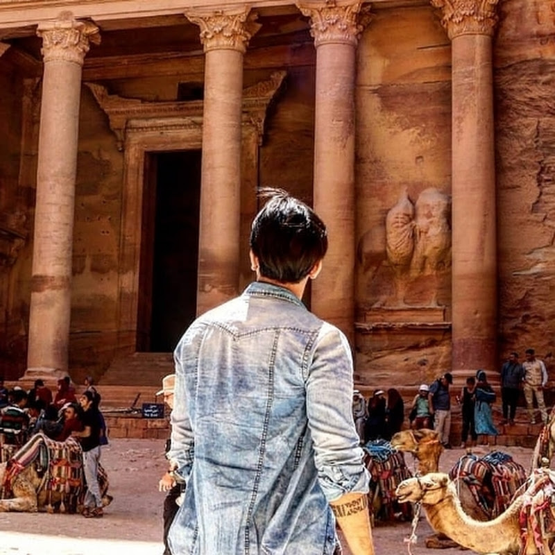 Arabic Ammayi Andhra Abbayi