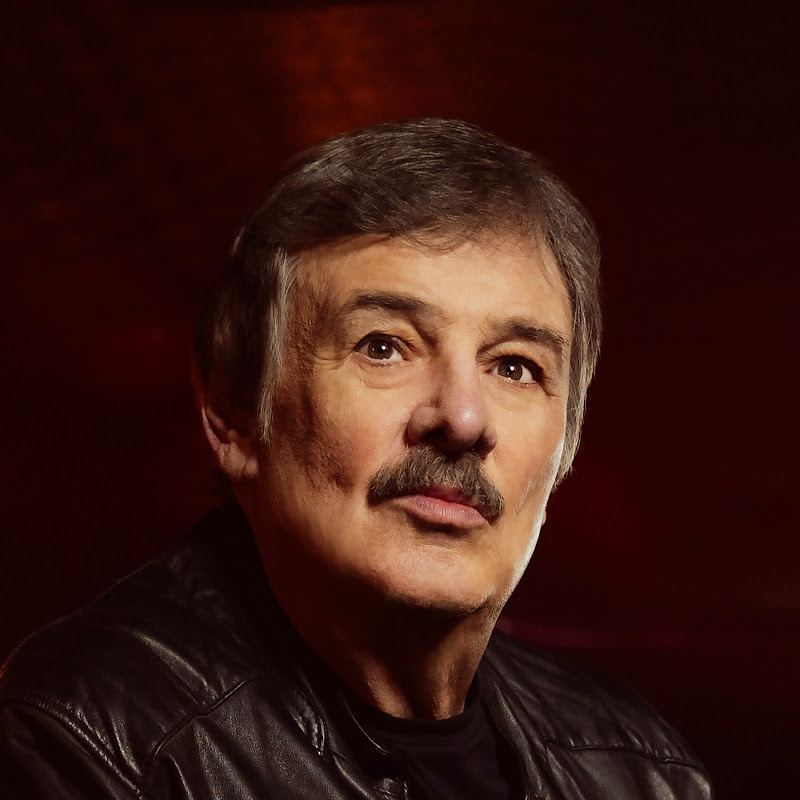 Burton Cummings — artist photo