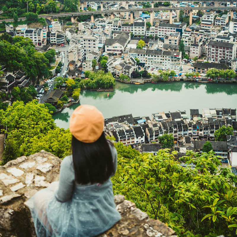 candy and salt travel Logo