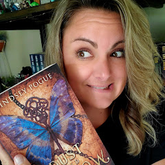 Author Lindsey Pogue