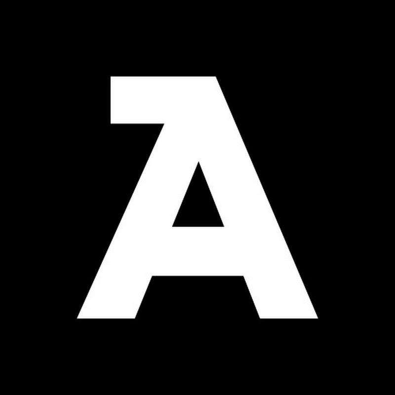 아레나옴므플러스 Logo