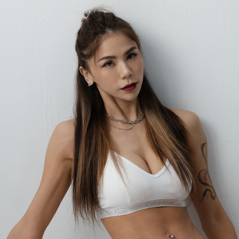 我是蕾菈I'm Lyla YouTube 頻道頭像