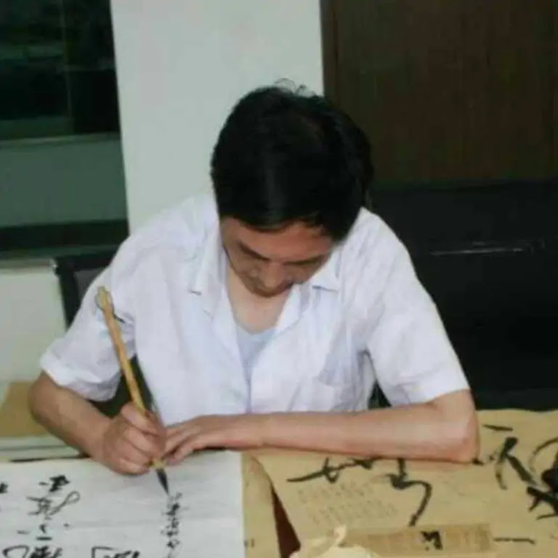 乐观的玩家ygg Logo