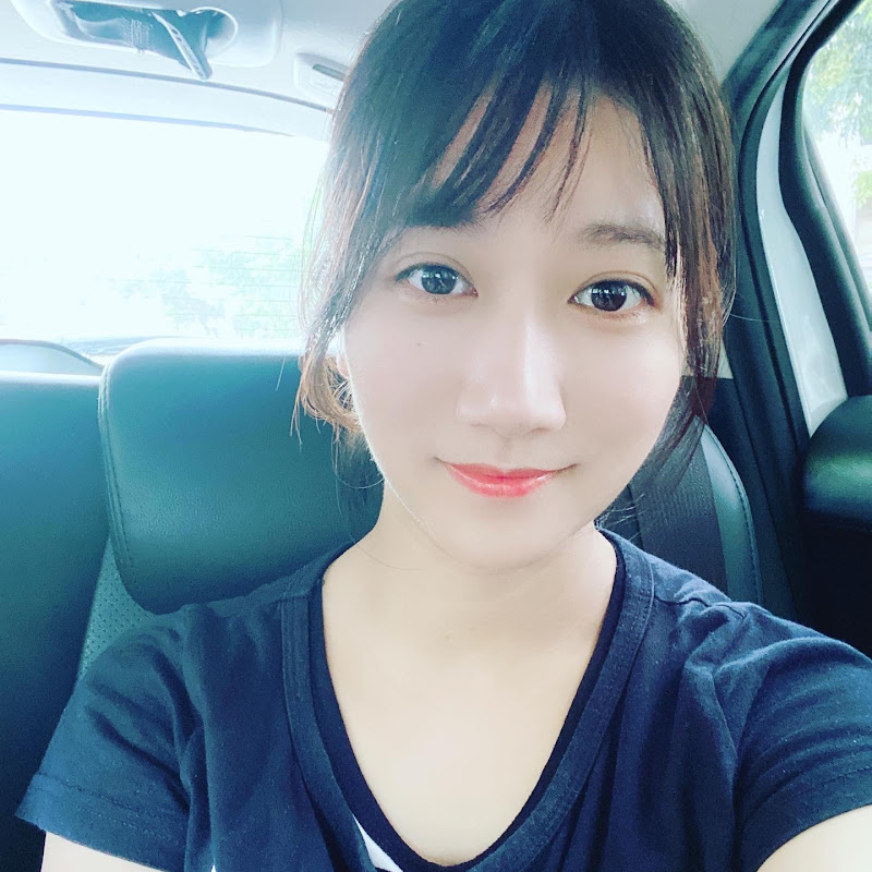 涼涼一家Liana's family Logo