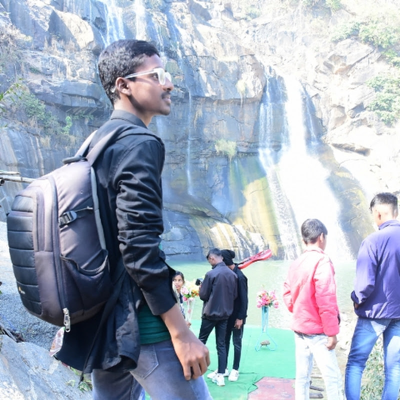 Abhishek official running Vlogs