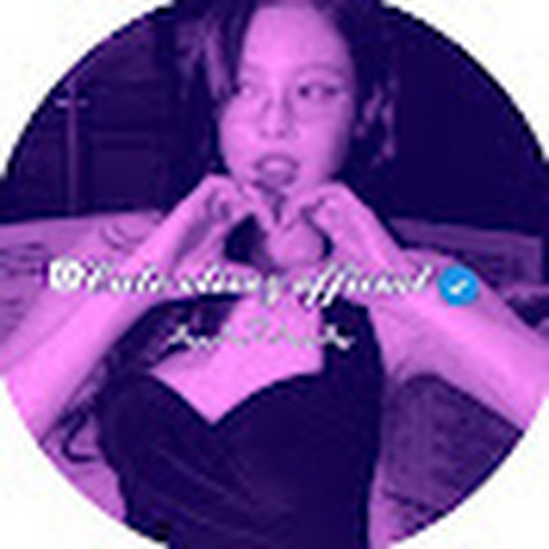 Hire  𝑪𝒖𝒕𝒆 𝒐𝒍𝒊𝒗𝒆𝒛 𝒐𝒇𝒇𝒊𝒄𝒊𝒂𝒍ᝰ.ᐟ🖤 — Beauty & Fashion YouTube creator for sponsorships