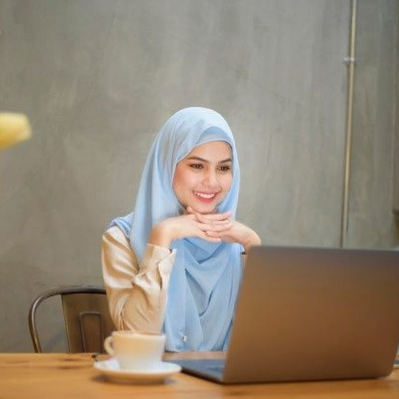 E learning with Ayesha Khan