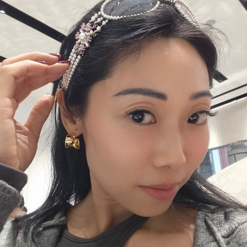 Annie Yuen (AnnieMoments)