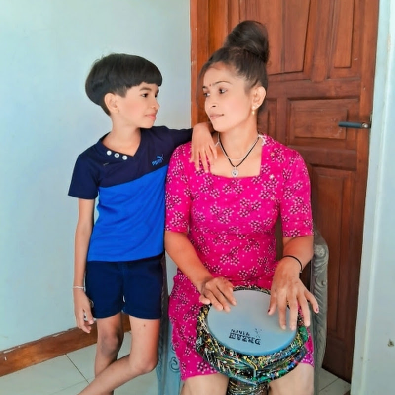 Jendi And Lisha 