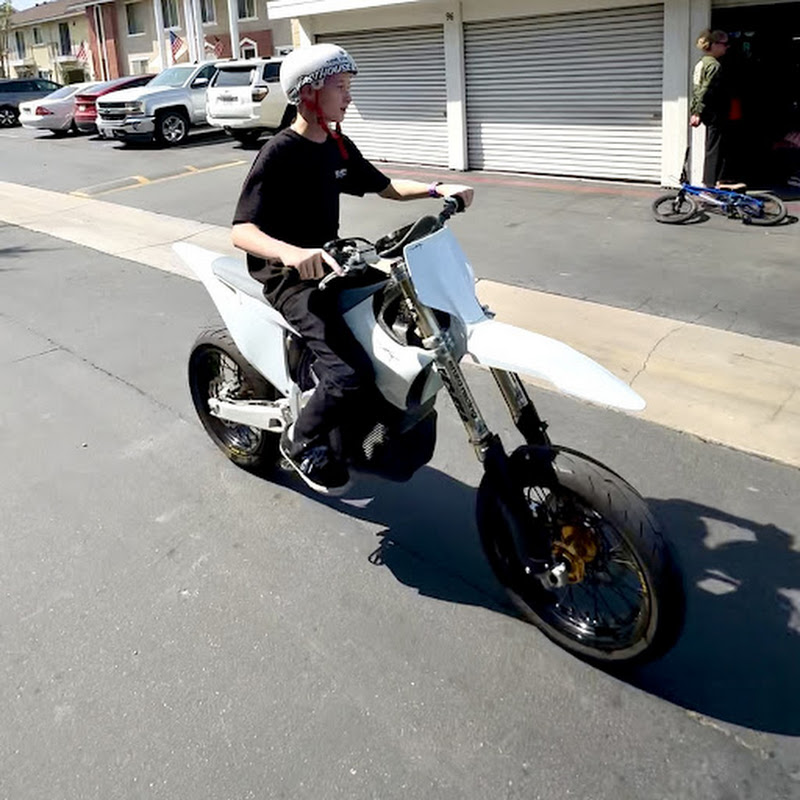 Hire COLLECTOR CREW — Fishing & Hunting YouTube creator for sponsorships