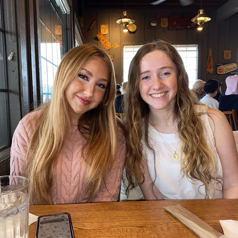 Ezrah Noelle & Rosie Cheek icon