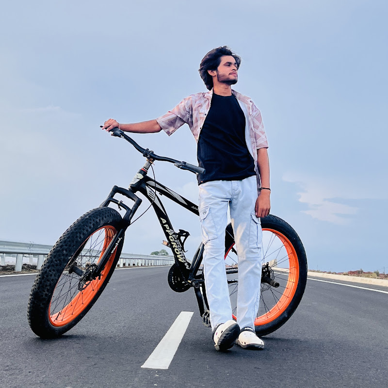 DK cycling vlogs profile avatar