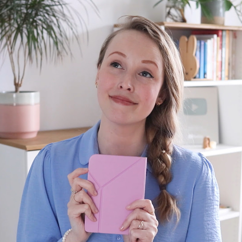 Vera Reads Books