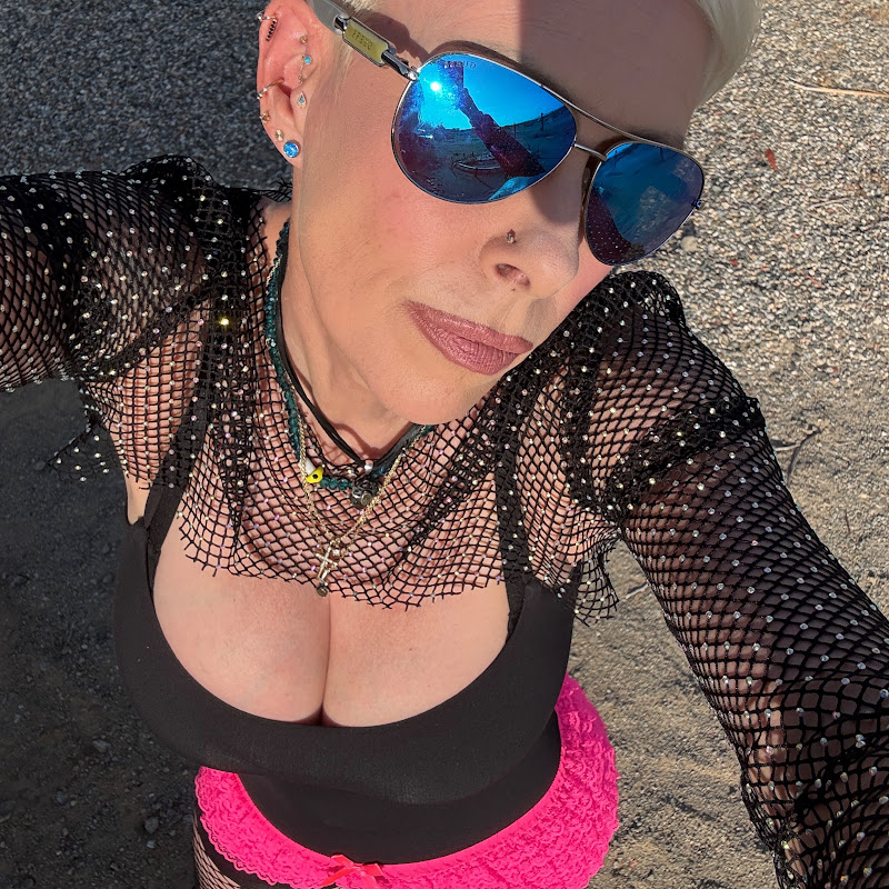 Sloan Bella