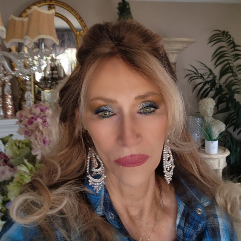 Rose The Over 70 Makeup Artist