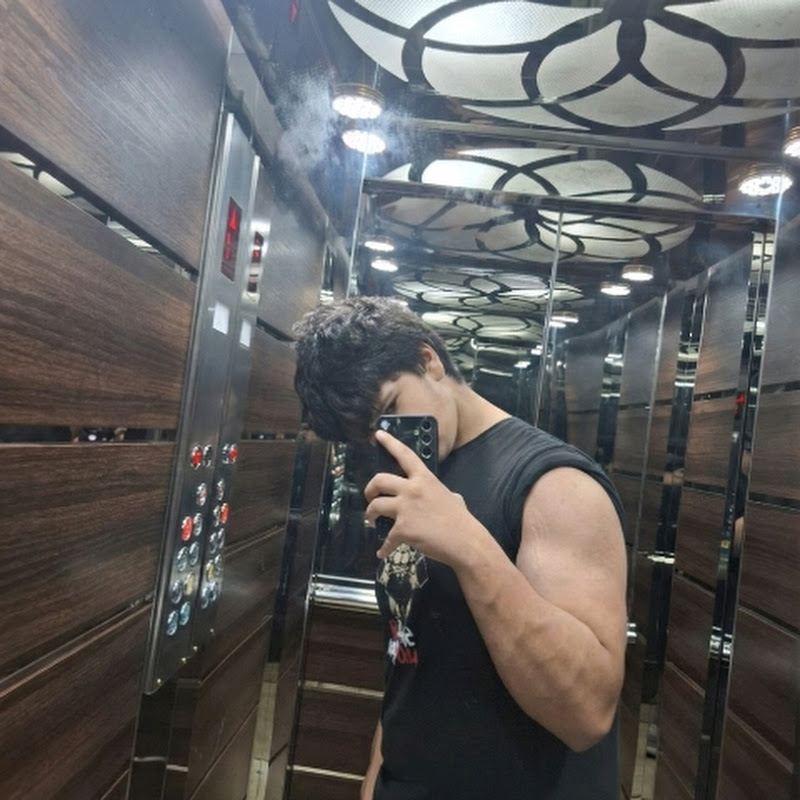 Hire 《يحيى》 — Graphic Design & Branding YouTube creator for sponsorships