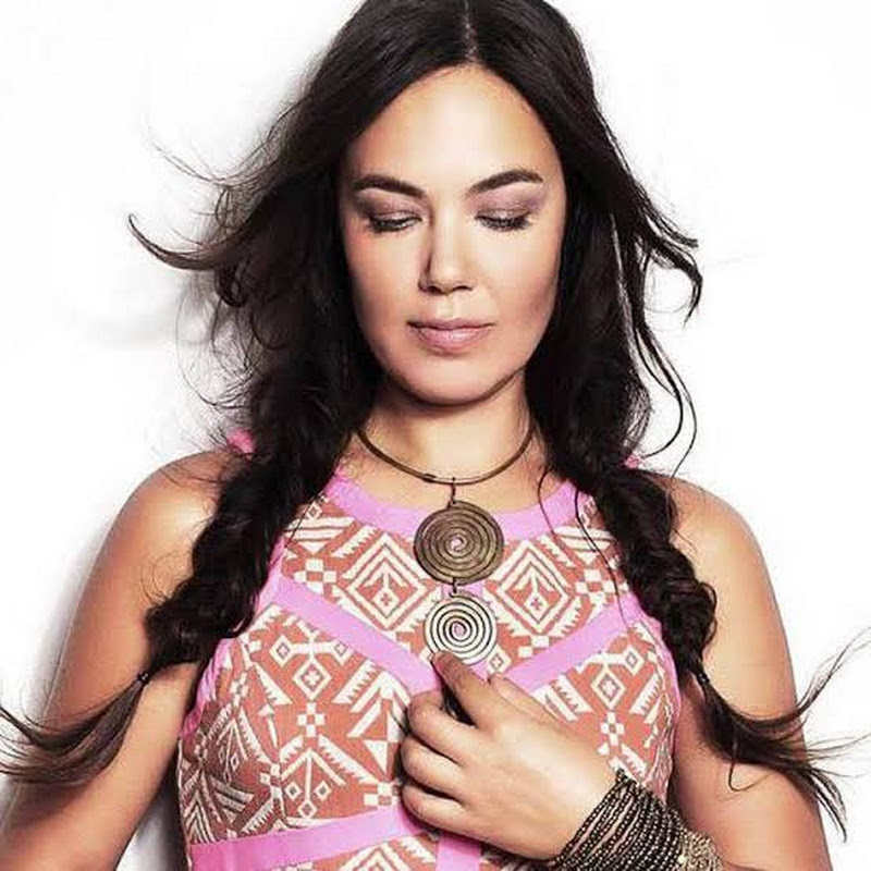 Tina Malia Officiel