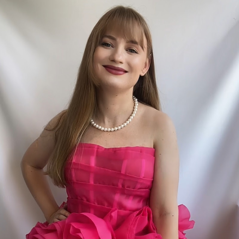 Дизайнер одягу Mari Melnychuk