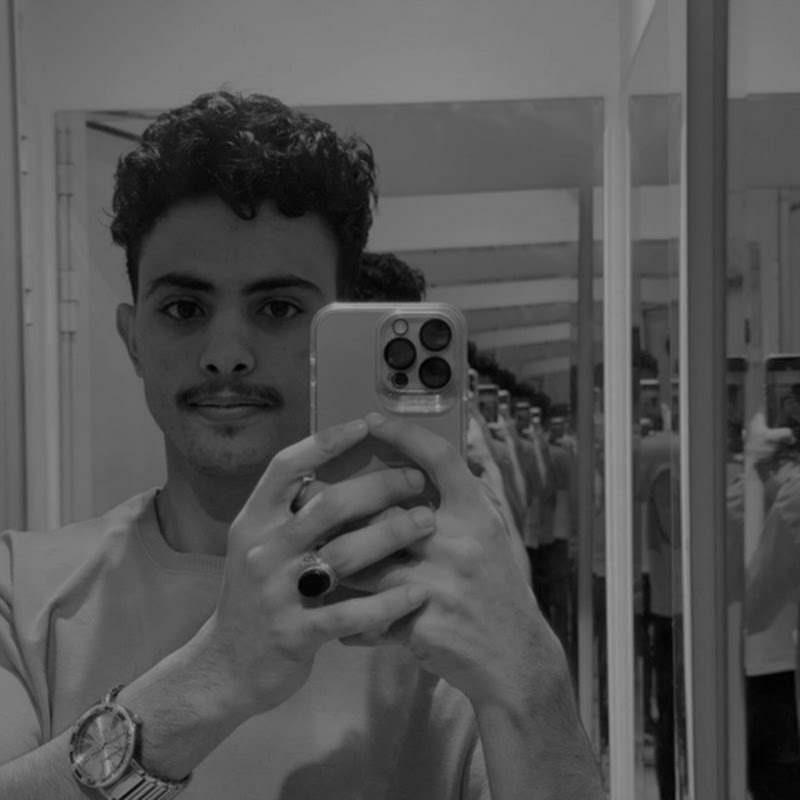 المصمم فتى العرب