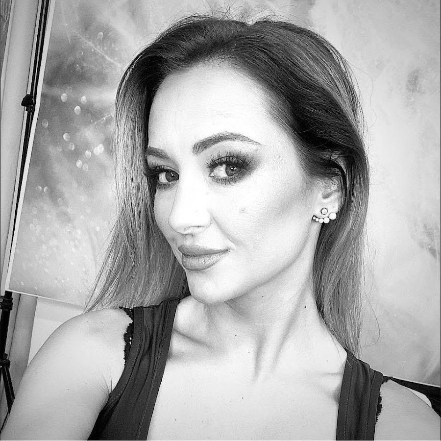 Dominika Mizia YouTube channel avatar