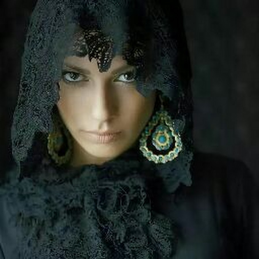 Арабские женщины в платке