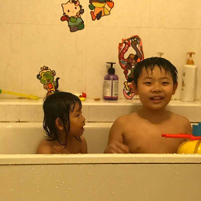 東東Lucy - 網紅的藏寶箱 