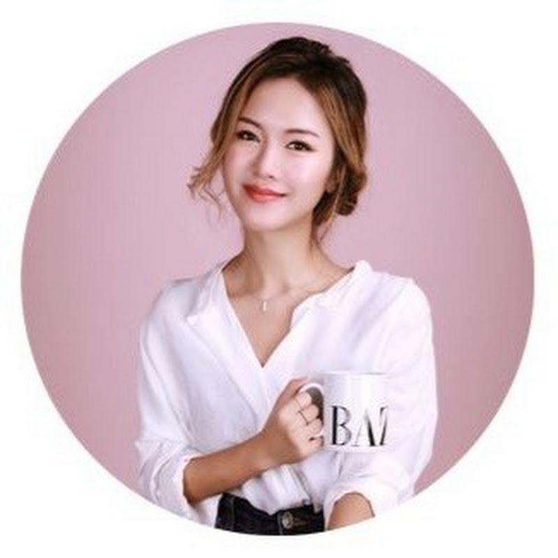 Louise Page - 網紅的藏寶箱 