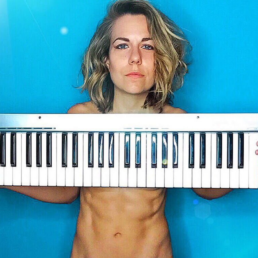 Ali Spagnola YouTube 频道头像