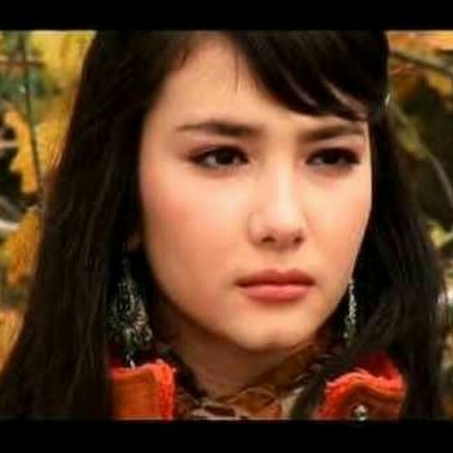 Qora qosh qora ko'z. фасонлари 2022. чёрная королевская змея нигрита. индийская актриса сонал чаухан. кук чой фойдаси.