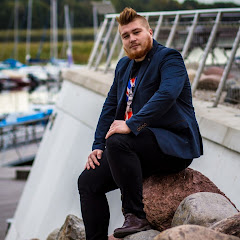 Damian Froń