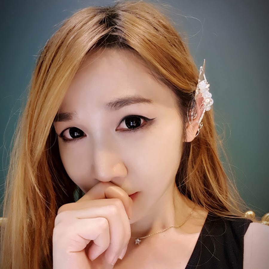 JINE LIU YouTube channel avatar