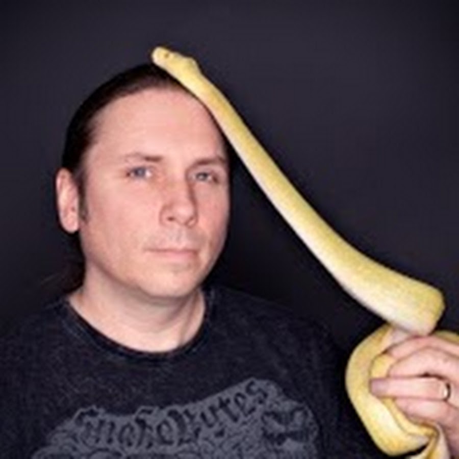 Brian Barczyk YouTube channel avatar