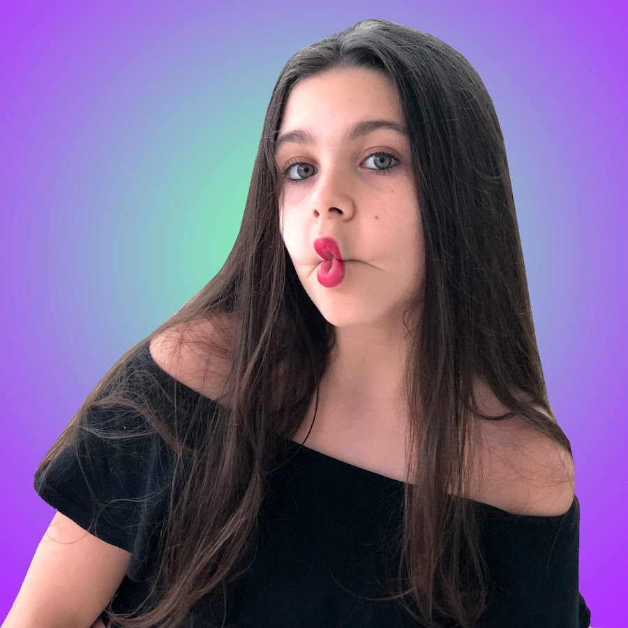 Mariana Collyer YouTube channel avatar