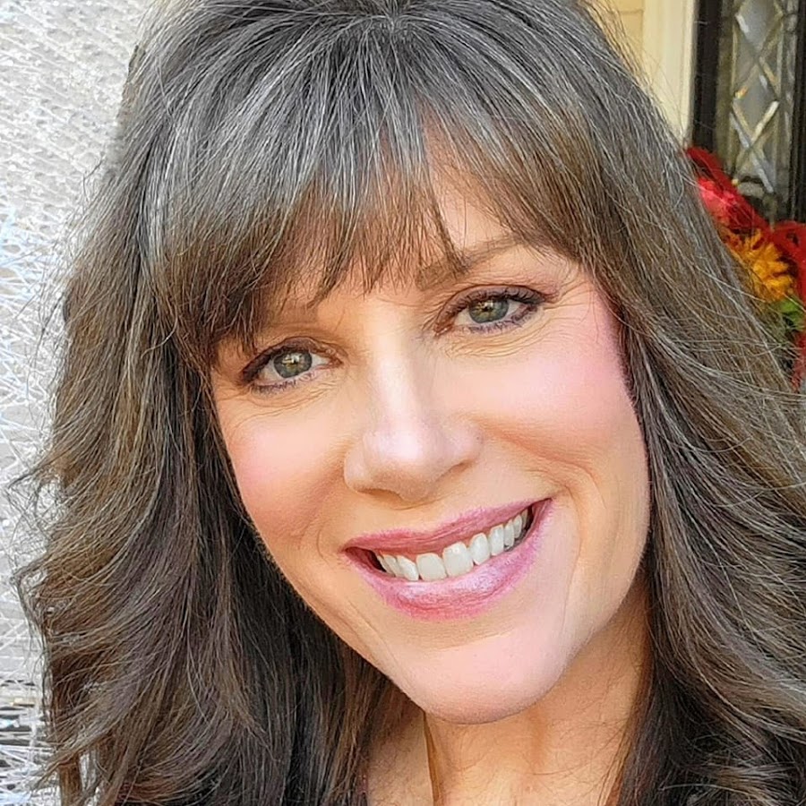 Sandra Lett YouTube channel avatar