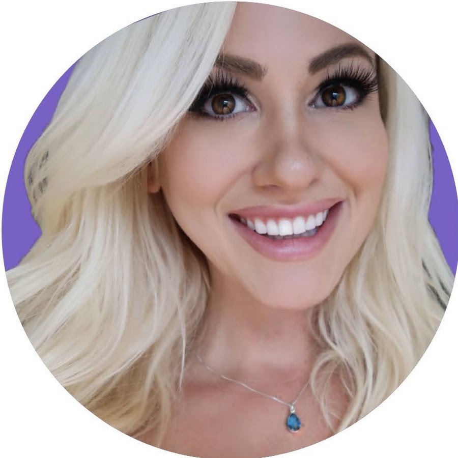 Brooke Thomas YouTube channel avatar