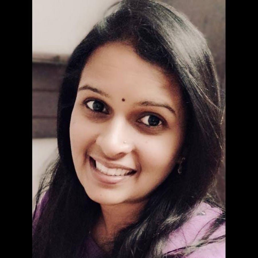 Beauty with smile -Bhakti Margam YouTube kanalı avatarı