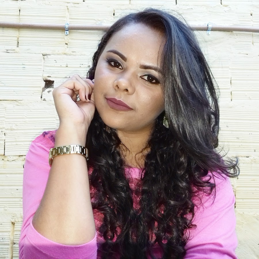 Aline Ferreira رمز قناة اليوتيوب