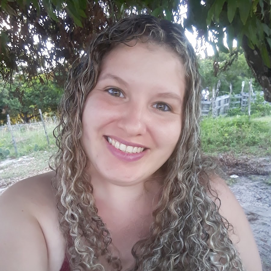 Luiza Alves YouTube channel avatar